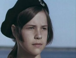 Сериалы, по мне, так зря приплели. А вот об её кинодебюте стоило бы упомянуть. Отдать швартовы, 1971.