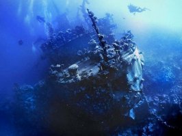 На тральщик морской похож...