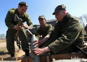 Вот у кого стальные яйца..это вам не за бычком бегать!
