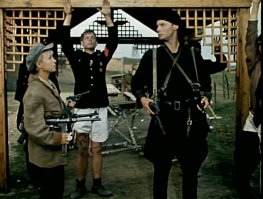 Ну да, в СССР же не было военных комедий.