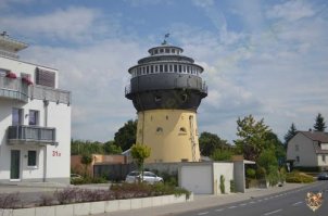 Стоит по соседству переоборудованная в жилой дом.