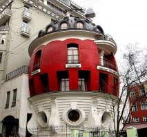 Дом-Яйцо в Москве, на Машкова, много лет продается, но не покупается ;-)