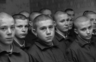 А по вашему лучше так? Не все юные задроты станут жирными неудачниками, также как и не все дети гуляющие на улице станут преступниками.