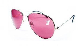 Кировская бабушка стала популярна в Интернете после того, как обматериала журналиста на улице