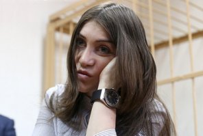 вот клоунада настоящая,а если бы ее завалили и еще пару таких же макакасянов я бы не расстроился