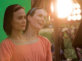 Не полный метр, сериал, но всё-таки. "Американская история ужасов".