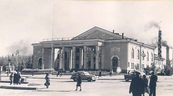 Строили пленные японцы...................