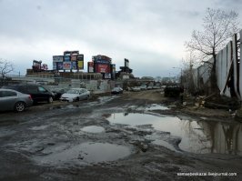Ога, и в США немного и в Канаде. .  На фото Нью-йорк.  Там тоже все таким-же вопросом задаются.