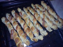 Вчера пробовал, получилось конечно не особо то. Скорее всего духовка у меня барахло, да и бекон короткий!!!