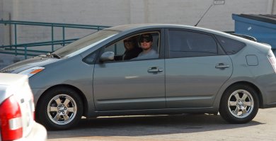 Роскошь, а не средство передвижения. На каких автомобилях ездят звёзды?