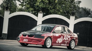 Вот тебе Lencer Evo с 4мя цилиндрами и 1 турбиной на 1500 л.с.