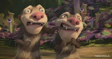 Этот питон проглотил опоссума прямо на глазах у туристов