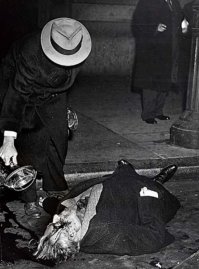 Убитый 11 января 1943 года журналист и профсоюзный лидер Карло Треска, в его убийстве подозревали Кармайна Галанте.