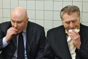 они в туалете жрут что-ли? плитка интересная..
