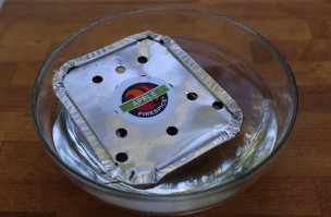 а нахера так извращатся??? в казане всеравно не получится как в тандыре)))) с таким же успехом можно и в духовке сделать))) у меня духовка (не понтоюсь а факт) навороченная с пароконвектором и прочими приблудами типа гриля и конвекции, с кучей различных режимов. ставишь в духовочку коробочку с щепой лучше фирмы weber так еще и с дымком будет, главное вытяжку включить не забыть)))  а вообще я курник больше предпочитаю