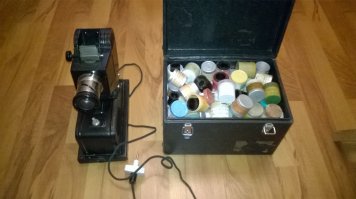 Моё чудо, иногда младшая дочка просит диафильмы "крутить" и сам вспоминаю, когда мелкий был, ждал батю со службы, чтобы сидеть рядом и бояться от "ужастика-три апельсина"