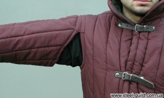 Не говорите  хохлам  но... 
Вот  реальный костюмчик  в котором столетиями  воевали половина народов, и  уж точно  куда чаще чем в  бронелифчиках )))