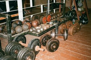 Не путай качалку и качельки!