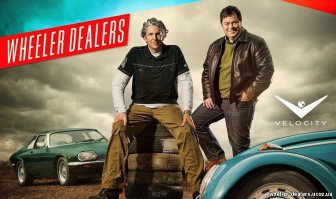 Ржавый раритетный Jaguar, простоявший 20 лет в сарае