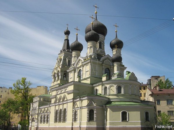В Петербурге есть район со старинным названием "Пески". До 1917- го года он славился огромным количеством церквей и приходов самых различных конфессий. 
Из всех сохранившихся заново отреставрирован  только Грузинский Храм - Старорусская улица.