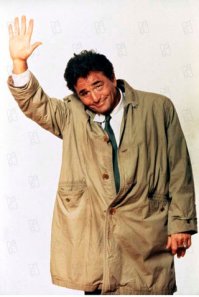 Респект мужику! Делает добро и добро возвращается. А те кто говорит, что это выипоны и понты, мол, показуха, то может у таких как раз после просмотра этого видео и отложится в мозгу(если он есть) что нужно помогать ближнему. 
Буквально вчера торопился по делам. На Остоженке стоит припаркованная машина и возле задней двери недалеко на асфальте валяется пара перчаток. Хоть и времени было в обрез, остановился, постучал в окно, водитель девушка не побоялась открыла, спросил не её ли перчатки. Оказались её. Я подал и побежал дальше по своим делам. Так она мало того, что крикнула в открытое окно мне спасибо, так потом ещё вылезла и стала в след кричать, благодарить. А я лишь поднял руку в жесте лейтенанта Коломбо и дальше побежал)))) И потерял я не больше 15-20 секунд.