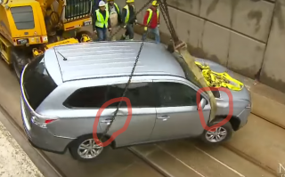 Хоть у них с дебилами не церемонятся, я за них рад. У нас небось потом вопил бы как сучка что корыто помяли.