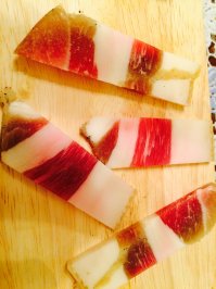 Хз как это сало  делали (жене коллега притащила из деревни), но я лучше не пробовал