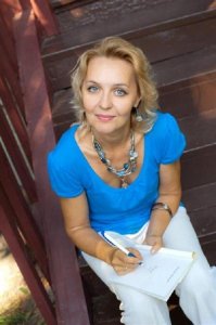 Стоп, да это же жена Ватсона, которую в первой серии последнего сезона пристрелили.