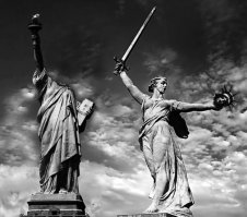 Статуя Свободы в Нью-Йорке лишилась подсветки