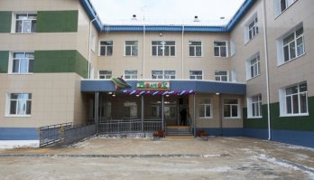 8 марта
В Сургуте открылся детский сад со скалодромом и лабораторией