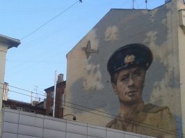 Ну, "креативщиков" в наше время хватает. А вот по поводу таких картин ничего против не не имею.