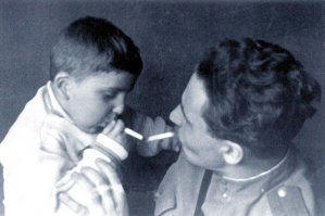 Вот эти фото так же "строго отрежессированно"?