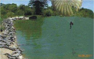 фотограф сделал свои последние снимки. позже его фотоаппарат был найден в желудке одного из крокодилов