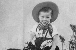 Что, он был ребенком? Я думала, что он сразу суровым бородатым мужиком на свет появился))