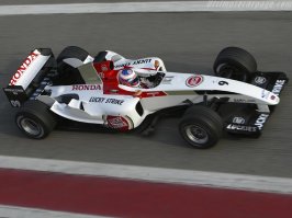 Всё ничего, кроме того, что машины в двухтысячных в Формуле 1 были совсем другие