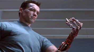 А чем плохо "выбить задний фонарь и помахать рукой"?