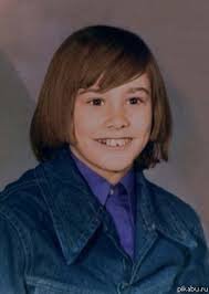 Там вместо Керри в детстве воткнут какой-то советский школьник.