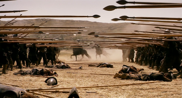 На самом деле, баталия выглядела примерно так - в войсках больше половины были пикинёры. Артиллерия не играла такой уж решающей роли, буквально спас положение Александр Данилович Меншиков своей лихой атакой (Menshikof attakiren!). Шведы зазнались, оторвались от баз, а русские до Полтавы много воевали, изрядно готовились, это было важно, Северная война это не шведы с русскими, это прежде всего Дания, Польша, Курляндия, половина германских герцогств и курфюршеств, а до кучи Англия-Шотландия-Голландия и турки с ирландцами, не считая путавшихся под ногами казаков. Там такая заваруха была, Полтава яркий, но малозначимый эпизод этого всеевропейского конфликта.