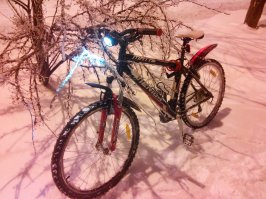 Не. Я не настолько фанат - больше тыщи за цепь - жаба давит)))) Не так часто гоняю, что б париться за вес, накат и т.д.
А вообще пост начинается словами - "Еще чуть-чуть и в европейской части России стартует велосезон":)