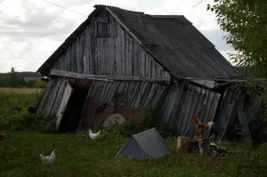 Вот это сарай:
А там ангар какой-то.