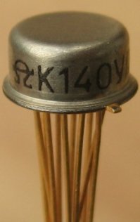 не))) Именно 140. В круглом железном корпусе:)
В буйной музыкальной молодости мы на картонках (текстолит если помните был дефицитом) собирали на этой микрухе примочки на гитары.