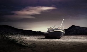 В реальности все гораздо страшнее сюрреализма  :) 
... Аральское море например :)