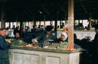 Всё в этом мире меняется, но только бабульки на рынке, никогда.