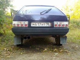 Мое мнение конечно, но задние фонари без хрома смотрелись бы куда лучше! Уж больно на колхозный тюнинг похоже! Как на фото