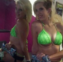 Тут явно отфотошопили отражение.