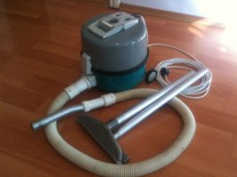 Фигня ваш пылесос!Вот это пылесос,им в машине убираюсь в гараже стоит.Сосет так что Саша Грей по завидует!