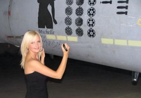 Широко известные в узких кругах Харриеры ГР.7 "Лаки" и "Мишель".
И, собственно, натурщицы)))