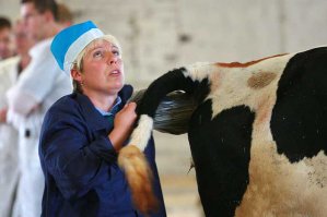 С нетерпение ждем продолжения фотосессии, думаю следующим этапом будет нечто такое: