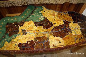 В музее предприятия уже хранится один подобный экземпляр   карта Калининградской области, также выполненная из янтаря, которая неизменно привлекает внимание туристов.