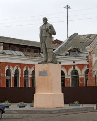 возил тетку туда по делам... как только заехал в этот городок так сразу же захотелось и уехать... единственный населённый пункт края в который я никогда добровольно не перееду...